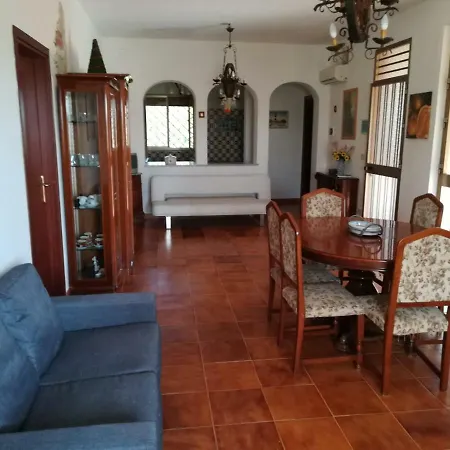 Flora Holiday home *